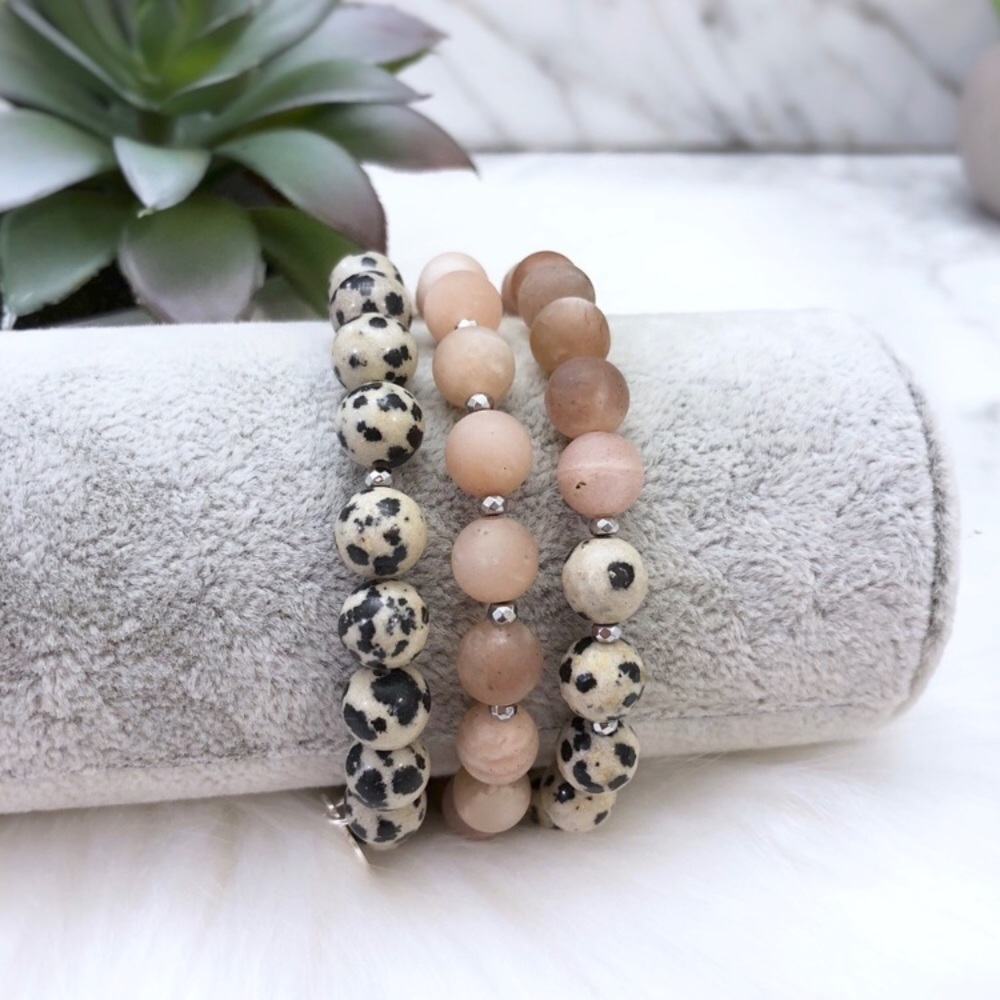 🎉13XHP🎉 Dalmatian & Moonstone Stretch Bracelets - Picture 5 of 5